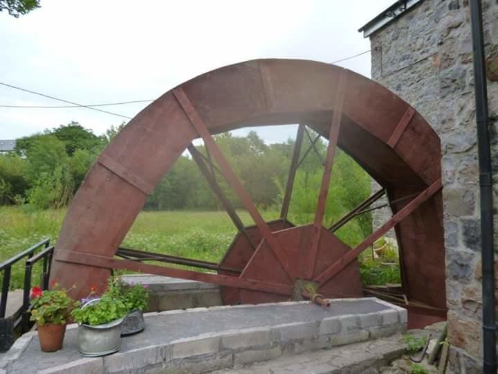 Middle Mill Bed & Breakfast Kidwelly ภายนอก รูปภาพ